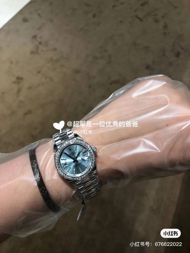 吖吼 这是一篇颜值高物件的分享哦 劳力士 矢车菊金兰 31Mm 它真的美得有点不太真实